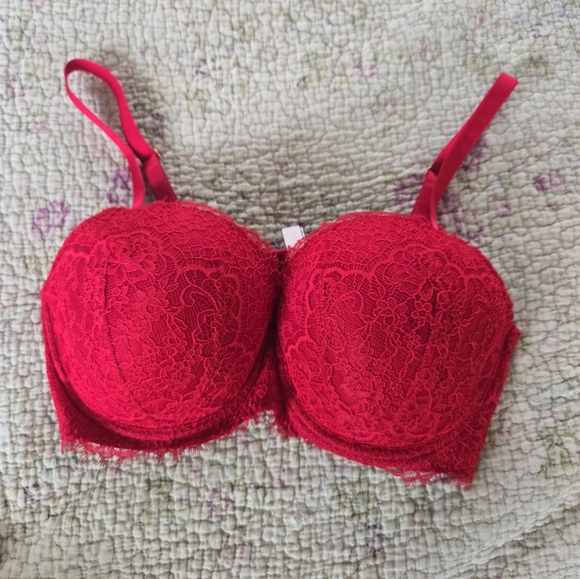 Red Victoria’s Secret bra - Picture 1 of 5